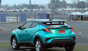 ทดลองขับ! TOYOTA C-HR ไฮบริด SUV ที่ หนึบ..แน่น ประหยัดจริง คุ้มค่าตัว 1 ล้าน