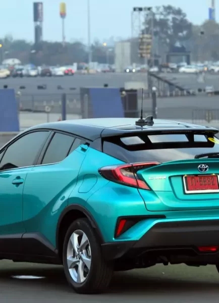 ทดลองขับ! TOYOTA C-HR ไฮบริด SUV ที่ หนึบ..แน่น ประหยัดจริง คุ้มค่าตัว 1 ล้าน