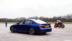 BMW M760Li Vs Ducati Panigale V4 แดร็กเรซ