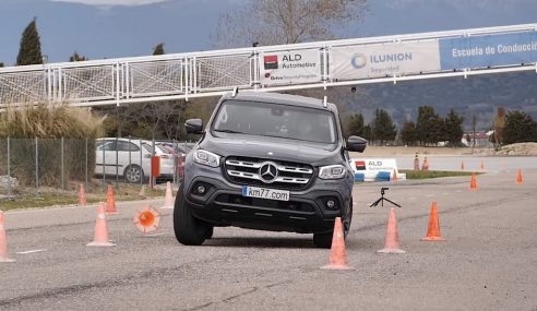 Mercedes X-Class 2018 กับการทดสอบ Moose Test และ slalom