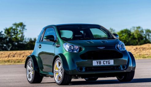 เมื่อเอาซิตี้คาร์ของโตโยต้า มาลงเครื่อง Vantage S จนกลายเป็น Aston Martin Cygnet 8 สูบ 430 แรงม้า