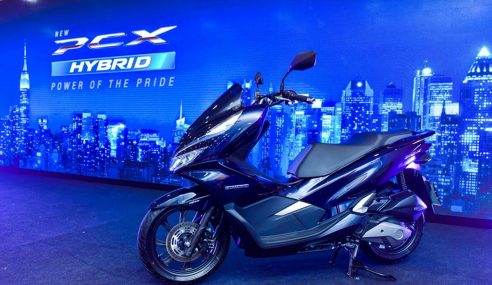 Honda PCX Hybrid 2018 ใหม่ มอเตอร์ไซค์พลังไฮบริด เคาะราคาขายแล้วที่ 99,900 บาท!