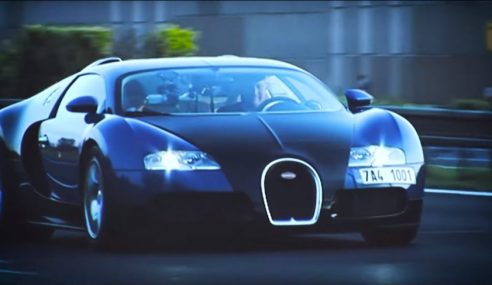 มีใครให้มากกว่านี้มั้ย สำหรับชายคนนี้ที่พาเจ้า Veyron ไปซิ่งใน Autobahn เร็วกว่า 205 ไมล์ต่อชั่วโมง