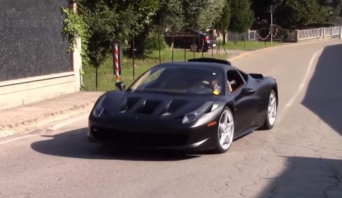 เสียงเงียบจนน่าสงสัยว่า Ferrari 458 Italia คันในคลิปจะกุมความลับไว้อย่าง เครื่องยนต์ไฮบริด