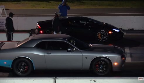 ให้เวลาเลือกทีม ก่อนที่จะเข้าไปดูผลว่า ระหว่าง Hellcat Vs. Huracan ใครเร็วกว่ากันใน Drag Race