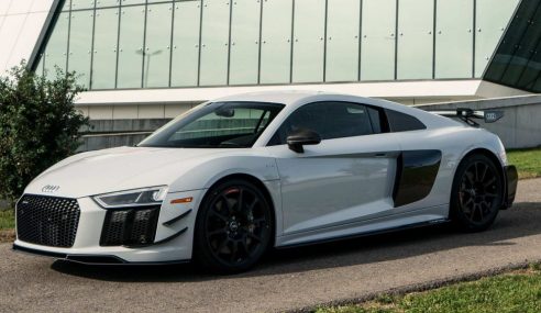 เปิดตัว Audi R8 V10 Plus เกิดมาเพื่อสู้แบบหลังชนฝา ที่อัพเกรดให้น้ำหนักเบา แถมเพิ่มแรงกดให้เข้าโค้งมั่นใจ