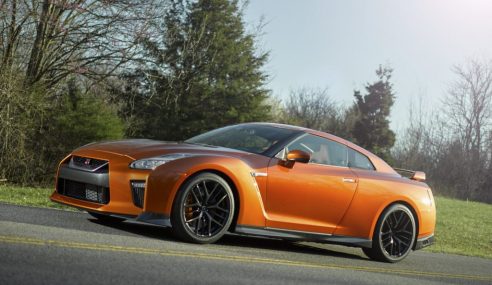 ลือกันว่า Nissan Z และ GT-R ในอนาคต จะปรับเปลี่ยนเครื่องยนต์มาใช้กำลังไฟฟ้า