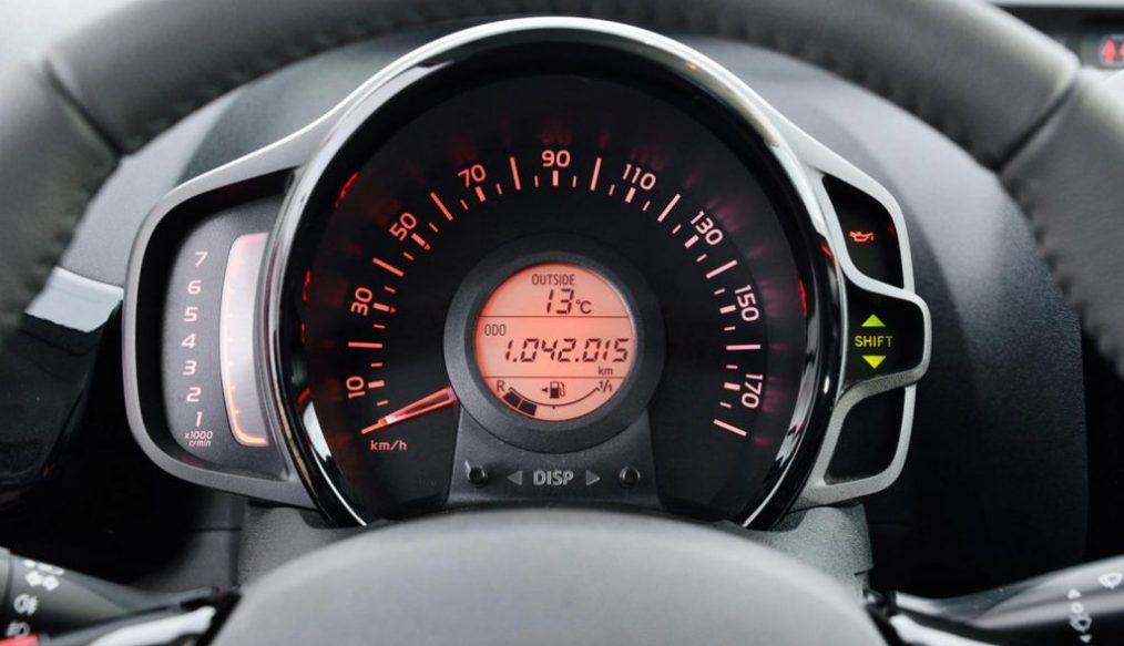 Toyota จัดแสดงโชว์ รถลูกค้าที่ใช้งานรถคุ้มตังค์สุดๆ เพราะนี้คือการโชว์รถที่วิ่งได้ทะลุ 1,000,000 โล