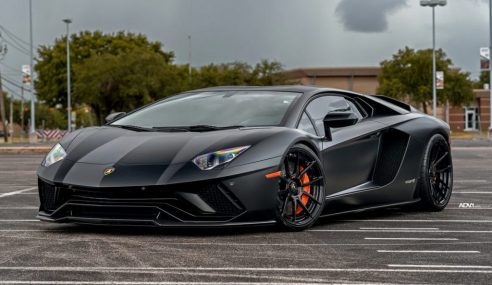 เท่ระเบิด Lamborghini Aventador ที่ถูกจับมาติดตั้งชุดล้อดุดัน ADV.1 ที่เสริมความคม เข้ากันกับตัวรถที่สุด