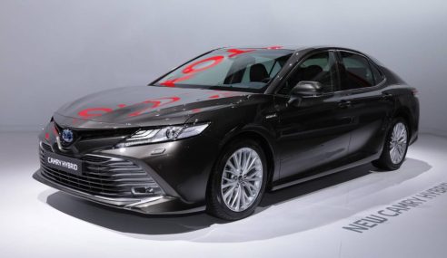 ส่อง Toyota Camry สเปคที่ขายในยุโรป มีรูปร่าง หน้าตาต่างไปจากบ้านเราแค่ไหน