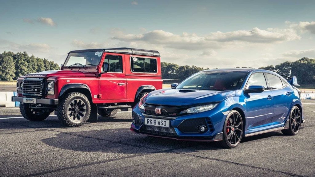 คู่แข่งต่างไซส์ แต่งานนี้ไล่กันมันหยด ระหว่าง Civic Type R กับ Defender ที่บ่งบอกว่าเล็กใหญ่ ไม่ใช่ปัญหา