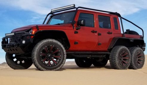 9.4 ล้าน ถือว่าไม่แพง สำหรับรถสุดแกร่งอย่าง Jeep Wrangler 6 × 6 ขับเคลื่อนด้วยพลัง Hellcat คันนี้