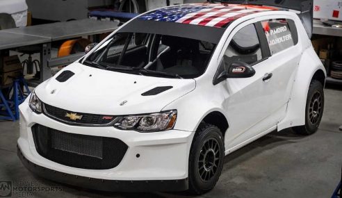 พีคสุดๆ จับ Chevrolet Sonic มาโมดิฟายเป็นรถแข่ง กำลังกว่า 403 แรงม้า