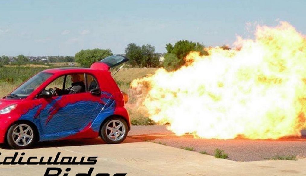 ไอ้จิ๋ว พลังเจ็ท ที่ขึ้นชื่อว่าเป็นสมาร์ทคาร์ วิ่งบนถนนได้อย่างถูกกฎหมาย แต่มีกำลังที่บ้าคลั่งกว่า 2,000 แรงม้า