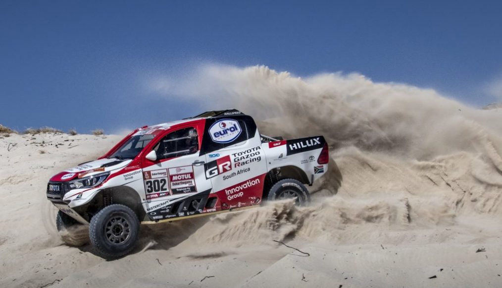โหดตามเคย Toyota Gazoo Racing แต่งจัดเต็มกระบะแข่งสนามสุดแกร่งอย่าง Dakar 2019