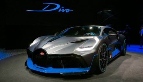 ขายไตยังไม่พอซื้อ Bugatti Divo ในขณะที่พบว่าตัวแทนจำหน่าย ฟันกำไรเหนาะ ๆ กว่า 63 ล้านบาท