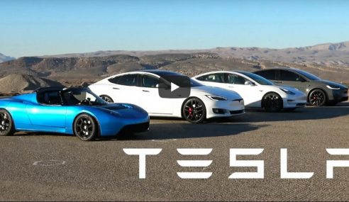 ศึกสายเลือด! เมื่อ 4 โมเดลอย่าง Tesla Model S, 3, X และ Roadster มาเจอกัน ใครจะเชือดใคร?