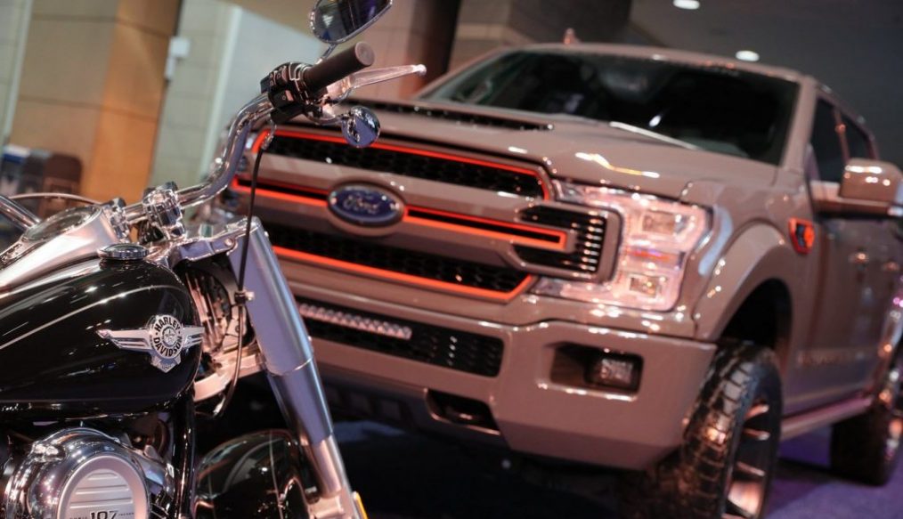 รถกระบะ Ford F-150 รุ่นพิเศษ Harley-Davidson 2019 มาพร้อมกับชุดแต่งที่จ๊าบขึ้น