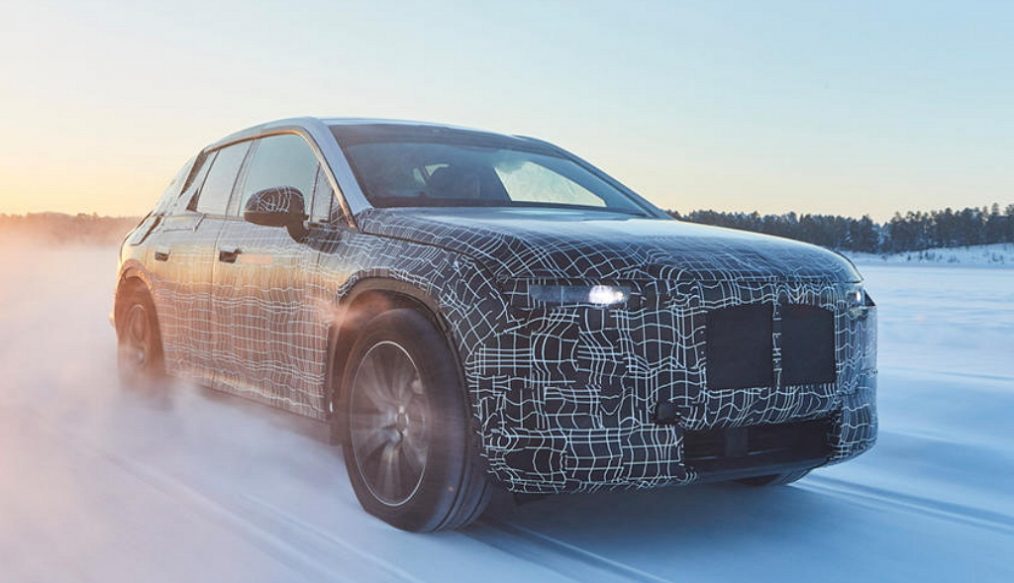 ครั้งแรกกับเวอร์ชั่นการผลิต BMW iNext ความเท่ทะลุสติกเกอร์ที่พรางไว้รอบคัน