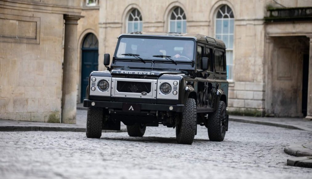Land Rover Defender 1989 คันนี้มันดูคูลและเท่มาก แต่ติดตรงราคาที่แรงถึง 45 ล้าน