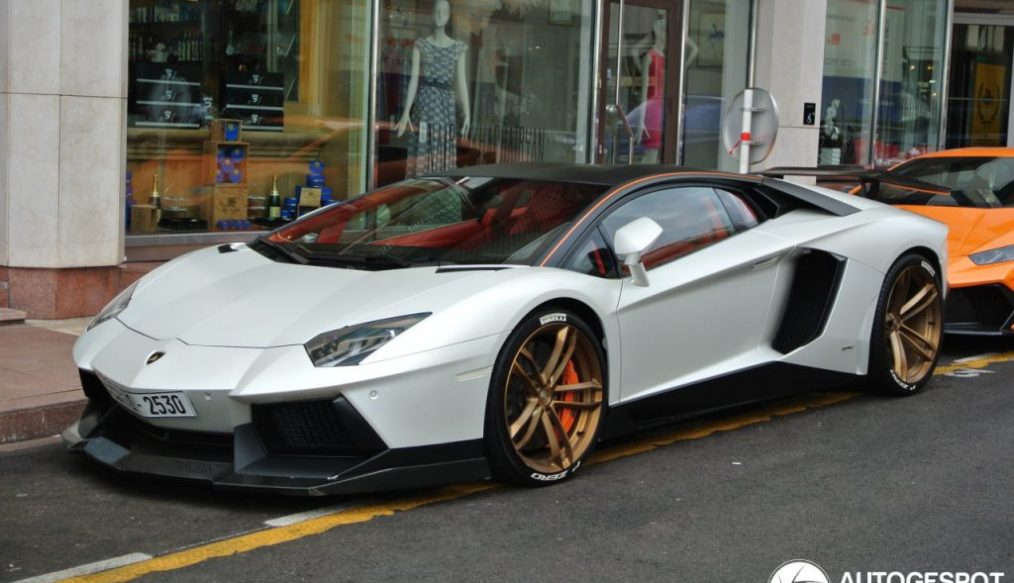 Aventador LP900-4 Molto Veloce แต่งออกมาได้โดนใจสุดๆ ถูกพบที่เมืองคานส์พร้อมล้อสีทองสะดุดตา