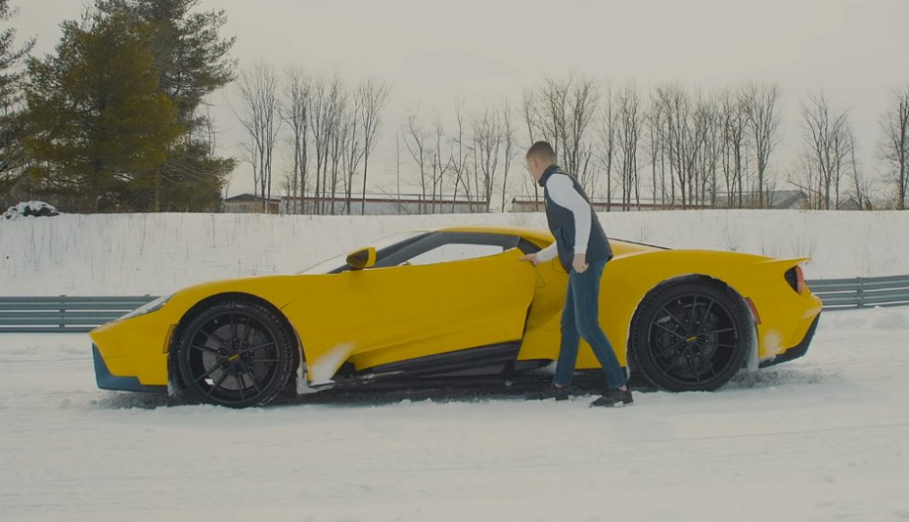 ยอมใจเลยจริงๆ เมื่อหนุ่มน้อยวัย 14 ปี ควบ Ford GT ดริฟท์บนหิมะ ฝีมือใช่เล่นนะเนี้ย