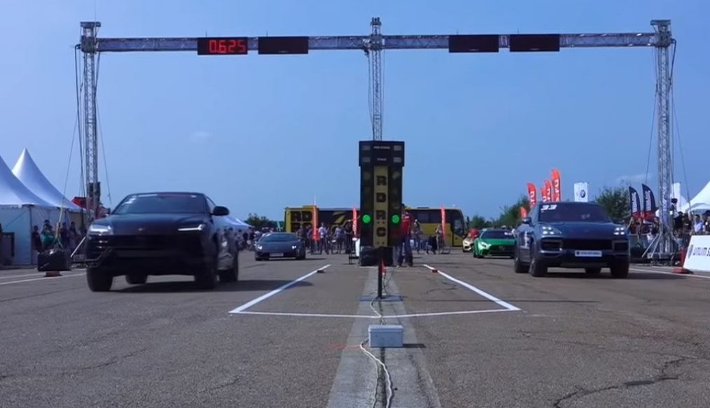 งานนี้ไม่ยอมกันง่ายๆ เมื่อ  Lamborghini Urus และ Porsche Cayenne มาฟาดกันบน Drag Race