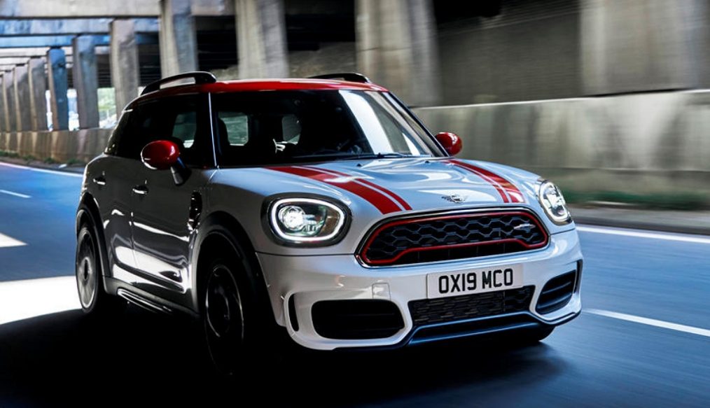 ใครจะรู้ว่าทุกวันนี้ ศัตรูตัวฉกาจของ Mini จะเป็นรถญี่ปุ่นอย่าง Honda Civic Type R