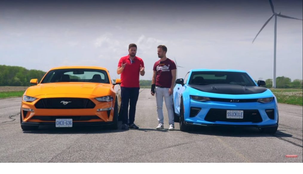คู่ปรับตลอดกาล Mustang GT Vs Camaro SS มาฟาดกันอีกครั้ง งานนี้ใครจะชนะ