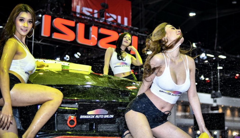 Hot ปรอทแตก!! ‘เซ็กซี่ คาร์วอช’ ร้อนเกินลิมิตใน ‘บางกอก ออโต ซาลอน 2019’
