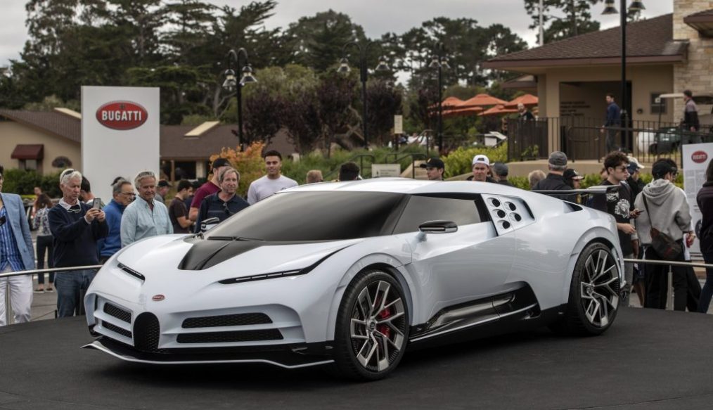 Bugatti Centodieci โผล่โชว์ให้แฟน ๆ ได้สัมผัส เคียงคู่รถคันอื่น ๆ ของค่าย