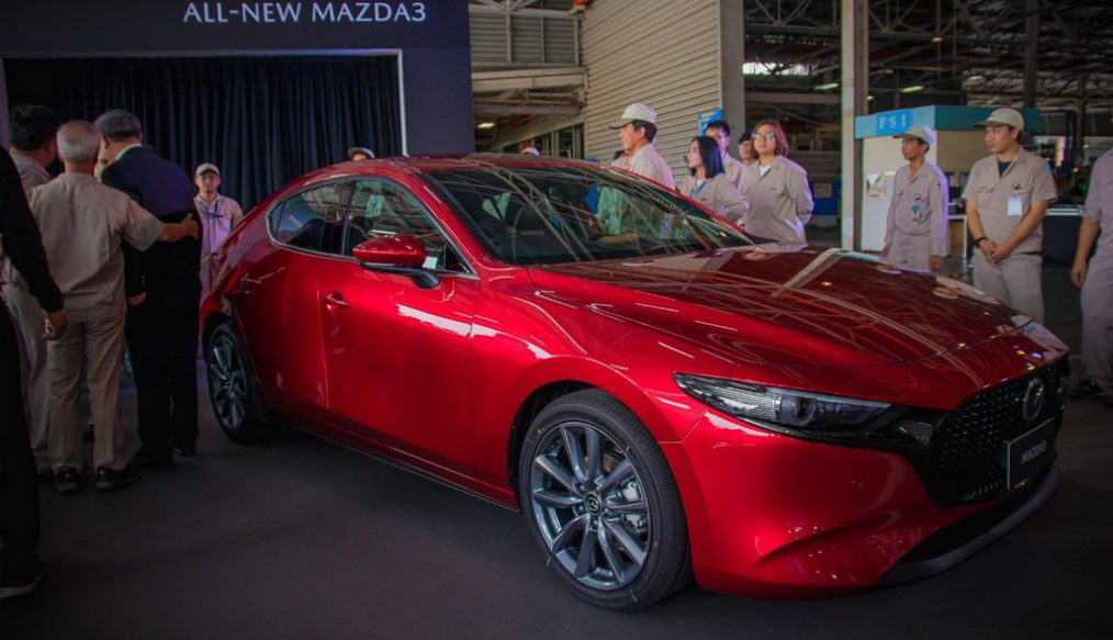 เผยภาพแรก Mazda3 ใหม่ คันแรกของเมืองไทยโดยฝีมือคนไทย เริ่มไลน์ผลิตแล้ว