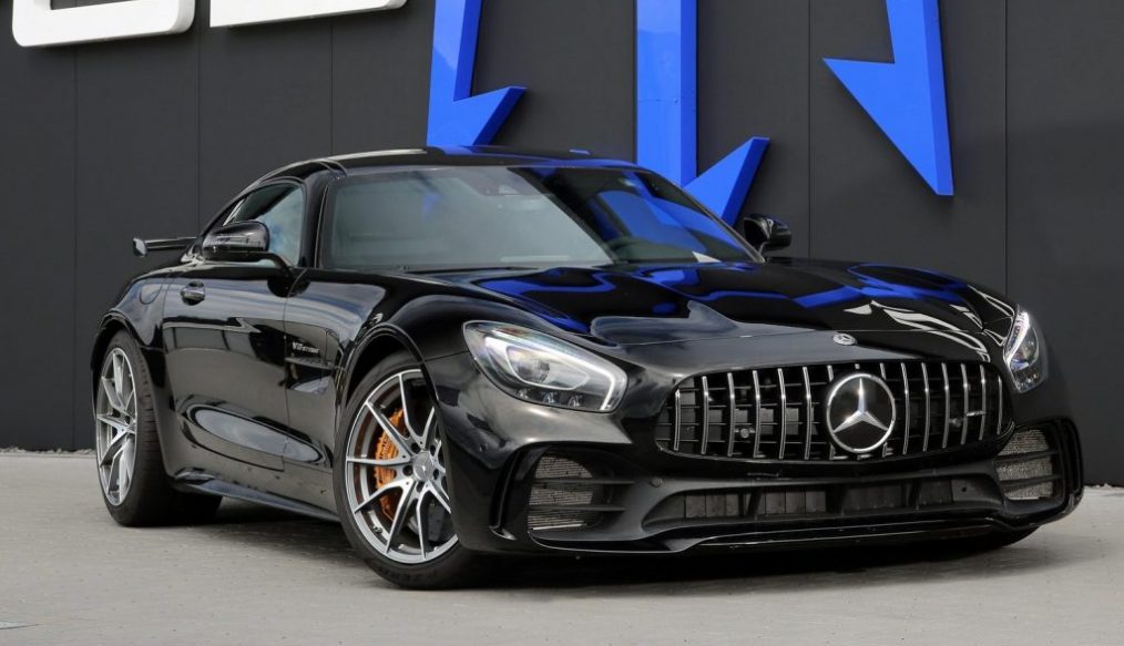 สำนักแต่งคงรูปลักษณ์เดิมของ AMG GT R ไว้ แต่ซุ่มอัพพลังแรงกว่า 800 แรงม้า