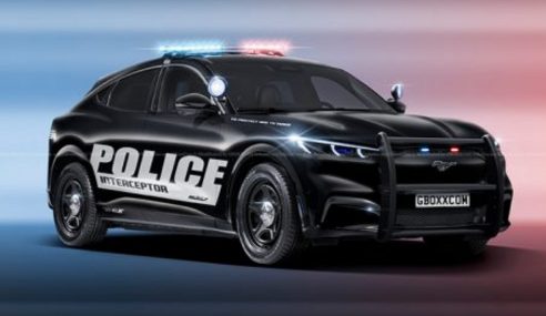 ลองจับ Mustang Mach-E มาใส่ยูนิฟอร์มรถตำรวจ ก็ดูดุใช้ได้ทีเดียว