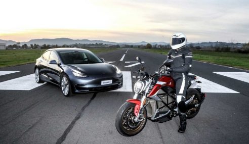 เมื่อรถไฟฟ้า ต้องมาดวลกับ มอเตอร์ไซต์ไฟฟ้า งานนี้จบไม่สวยแน่นอน