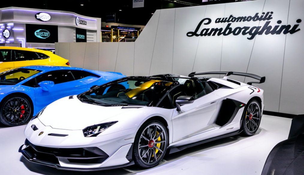 ลัมโบร์กินี อวดโฉมซูเปอร์สปอร์ตคาร์ Aventador-Huracan-Urus ในงาน Motor Show 2020