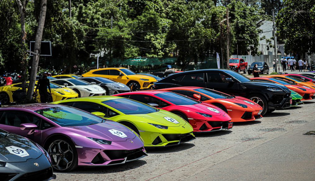 “Lamborghini Giorno Trip” เอ็กซ์คลูซีฟทริปคืนความสุขเอาใจสาวกกระทิงดุ ที่รวบรวมคาราวานซูเปอร์สปอร์ตคาร์ไว้มากกว่า 40 คัน