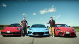 แดร็กเรซ Corvette C8 หรือ Porsche 911 Carrera S หรือ Toyota Supra 2021 ใครเจ๋งกว่ากัน?