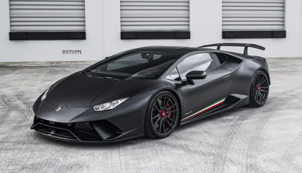 Huracan Performante เสริมดุด้วยเทอร์โบ โดดเด่นด้วยล้อสีดำสุดโหด
