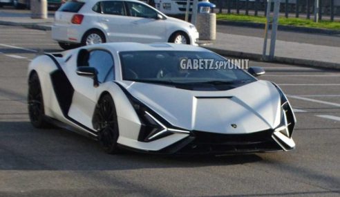 มันเหมือน UFO ติดล้อ Lamborghini Sian FKP 37 ที่ถูกจับภาพได้ตอนวิ่งบนถนน