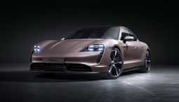 ปอร์เช่เสริมทัพ รถสปอร์ตไฟฟ้าในรุ่นไทคานน์ (Taycan) พร้อมระบบขับเคลื่อนล้อหลัง