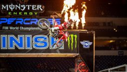“ร็อคเซ่น” โชว์เหนือ! สร้างสถิติใหม่ ควบ CRF450R ซิวแชมป์ AMA Supercross 2 สนามรวด