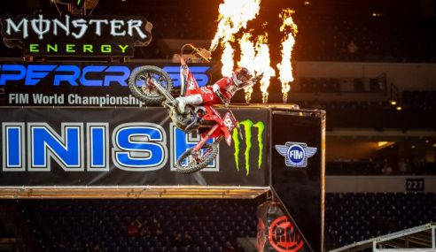 “ร็อคเซ่น” โชว์เหนือ! สร้างสถิติใหม่ ควบ CRF450R ซิวแชมป์ AMA Supercross 2 สนามรวด