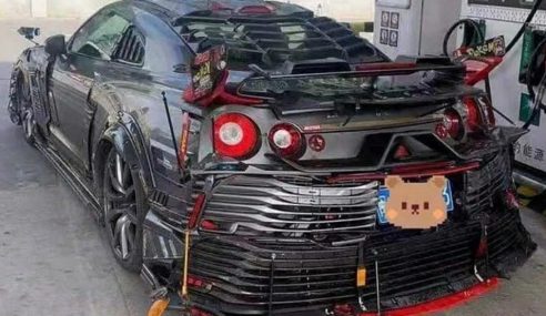 มีใครอีกมั๊ย ที่แต่งเจ้าก็อตซิลลา Nissan GT-R ได้แหวกแนวกว่านี้ !