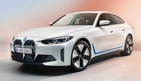 เผยโฉม BMW i4 ปี 2022 ด้วยพลัง 523 แรงม้า และวิ่งได้ถึง 483 กิโลเมตร