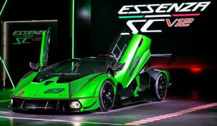 เผยโฉม เอสเซนซ่า เอสซีวี 12 (Essenza SCV12) รถแข่งไฮเปอคาร์ที่ถูกผลิตจำนวนจำกัดเพียงแค่ 40 คัน