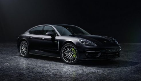 เผยโฉม Porsche Panamera Platinum Edition ครั้งแรกของโลก ที่งานมหกรรมยานยนต์ Los Angeles Auto Show