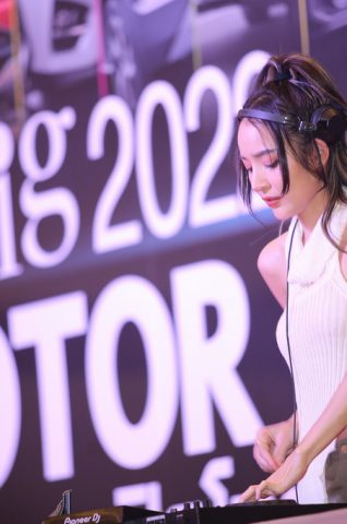 พาชมพริตตี้สาวสวย ในงานมหกรรมเปิดโลกยานยนต์ Big Motor Sale 2022