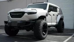 Rezvani Tank Hybrid รุ่นแรก ที่ใช้พื้นฐานจาก Wrangler ถูกส่งมอบแล้ว