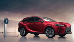 Lexus RX ปี 2024 จะมาพร้อมกับ PHEV ที่ให้กำลัง 304 แรงม้า ราคาเริ่มต้นที่ 2.44 ล้านบาท ในสหรัฐฯ